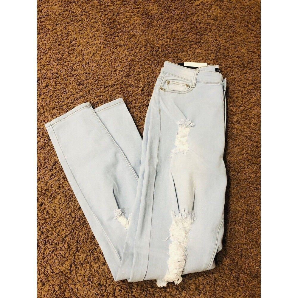 Brand New Fashion Nova Distressed Light Wash Jeans Size 15 For Women Skinny Jean